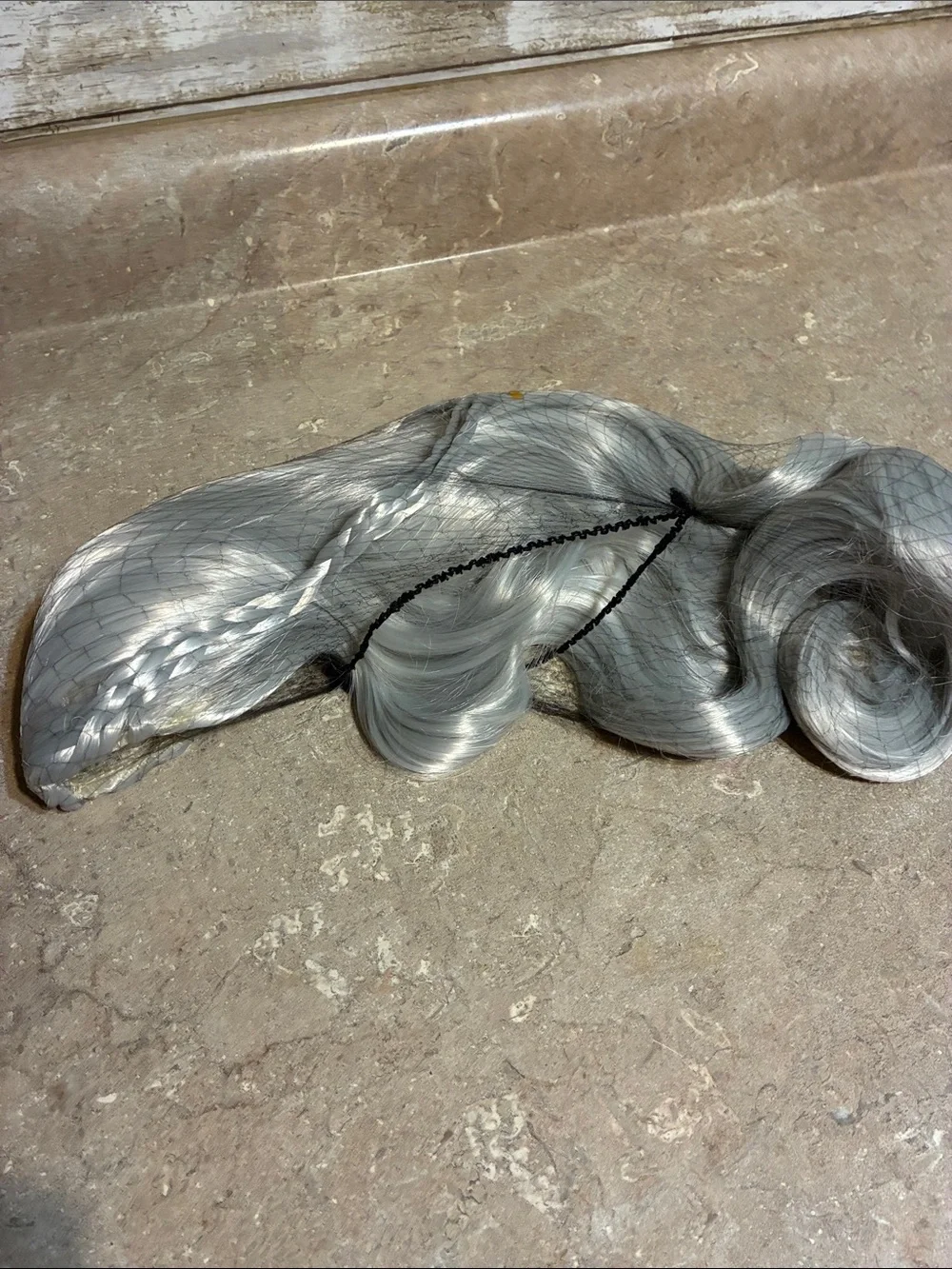 Source Unknown Silver Gray Wavy Synthetic Hairpiece